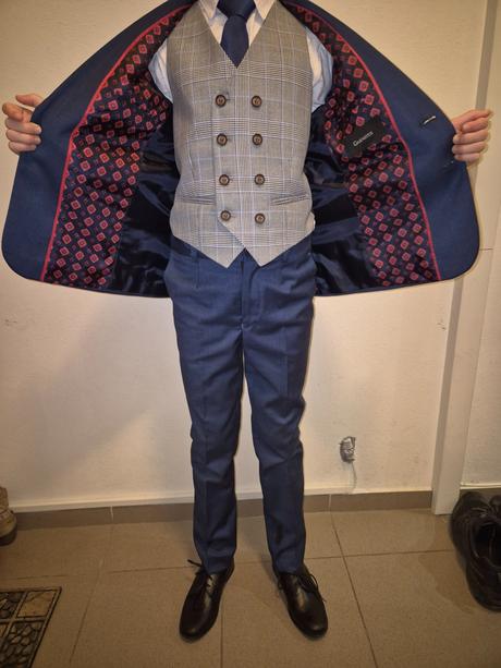 Komplet oblek, 128