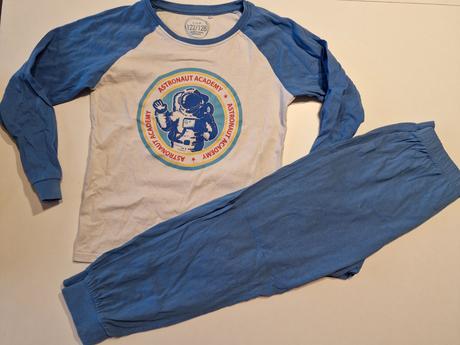 Pyžamo, reserved,122