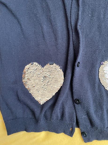 Svetrik so srdiečkami, girl2girl,128