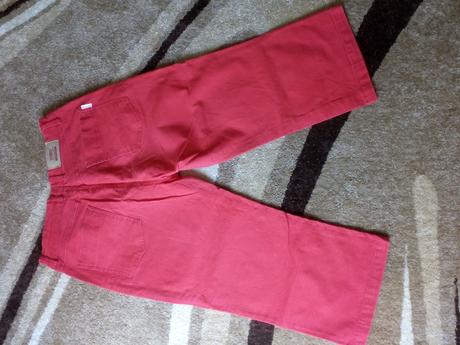 Červené kraťasy, l