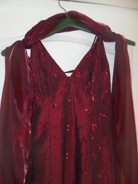 Bordové flirtované šaty + štóla, m