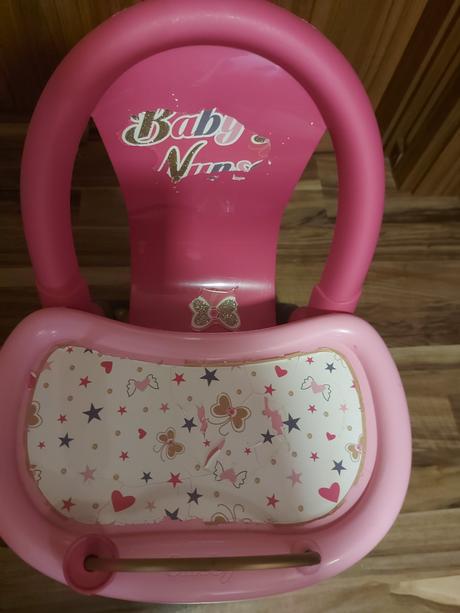 Jedálenská stolička pre bábiky,