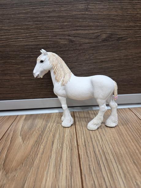 Schleich ťažný kôň,