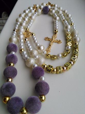 Ruženec s menom a dátumom,