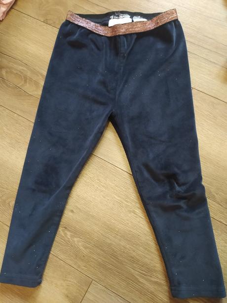 Zamatové legíny, 98