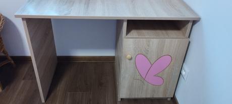 Písací stôl pre dievčatá, 