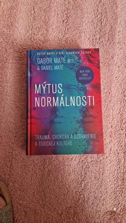 Mýtus normálnosti, 