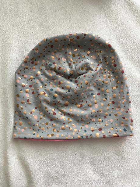 Obojstranná čiapka, <50