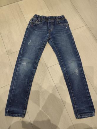 Predám dievčenské rifle, 122