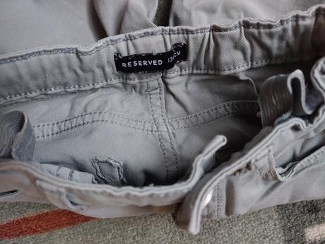 Nohavice v super stave á 4 eur, reserved,128