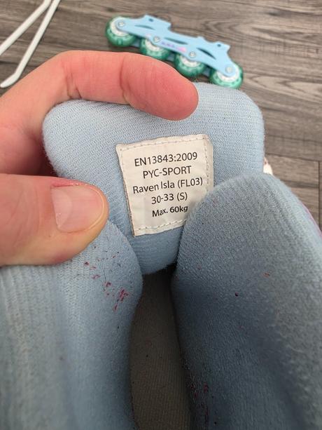 Svietiace korčule, 30