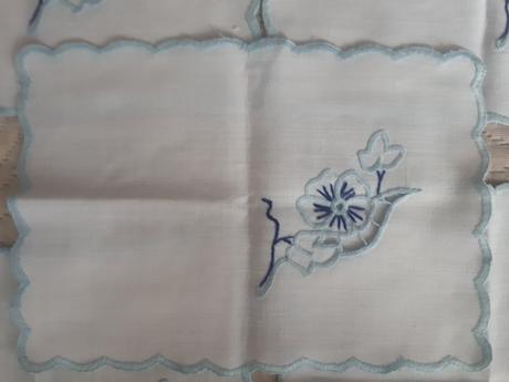 Vyšívané prestieranie, 