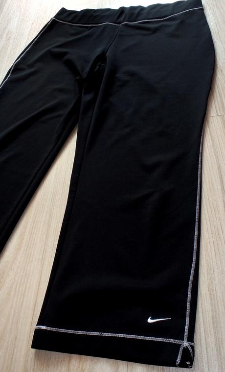Čierne športové trištvrťáky zn. nike, v. m/l, nike,l