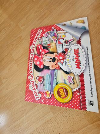 Minnie nalepkova knizka,