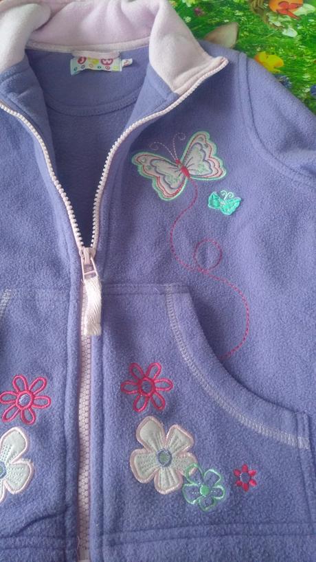 Levandulova mikinka, 98