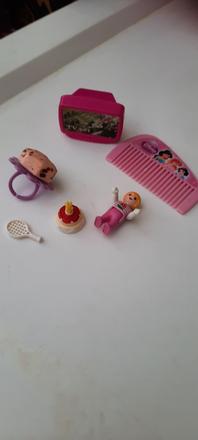 Drobné hračky (predané tv, prsten, panak) -3 ks,