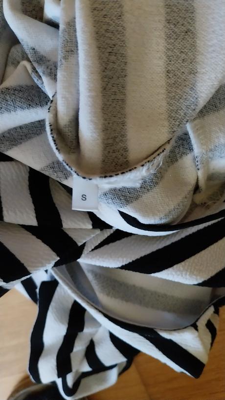 Čierne prúžkované šaty zn. c&a, c&a,s