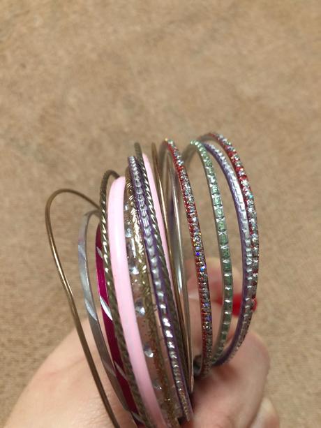 Dievčenské náramky, 