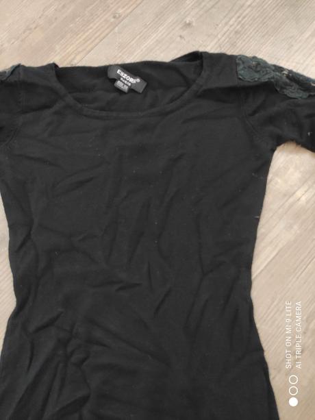 Upletove saty s cipkou, xs