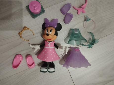 Minnie na prezliekanie, 