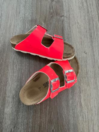 Dievčenské šľapky, 29