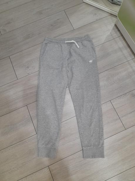 Zateplené tepláky, 152