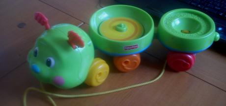 Stonožka fisher price, 