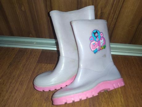 Gumáky trblietavé, 30