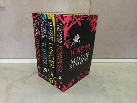 Maggie stiefvater - the wolves of the mercy falls,