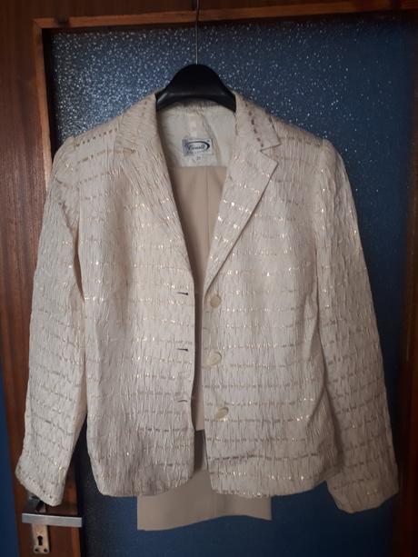 Nohavicový kostým, 38