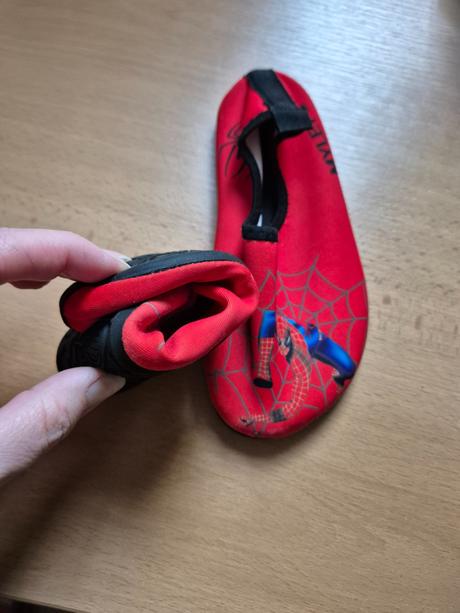 Topánky do vody, 30