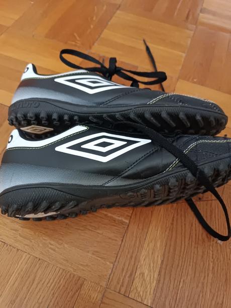Turfy umbro, 40