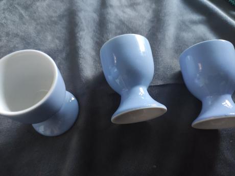 Taniere, šálky, podšálky,