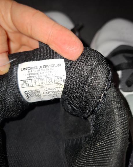 Tenisky bielo-čierne, under armour,40