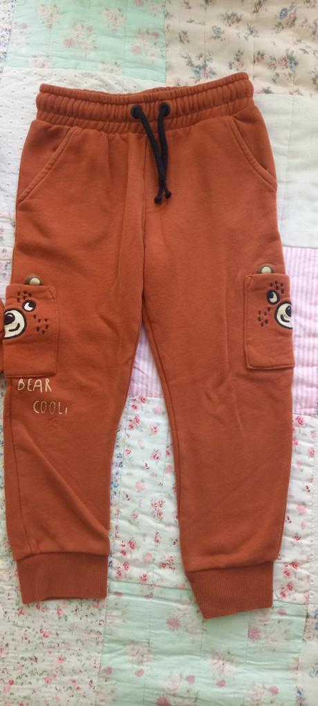 Krasna mikinka s teplackami, f&f,104