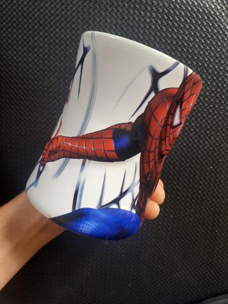 3d hrnček spider-man marvel,