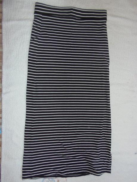 Prúžkovaná sukňa s rázporkom, m