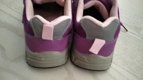 Fialové tenisky, 35