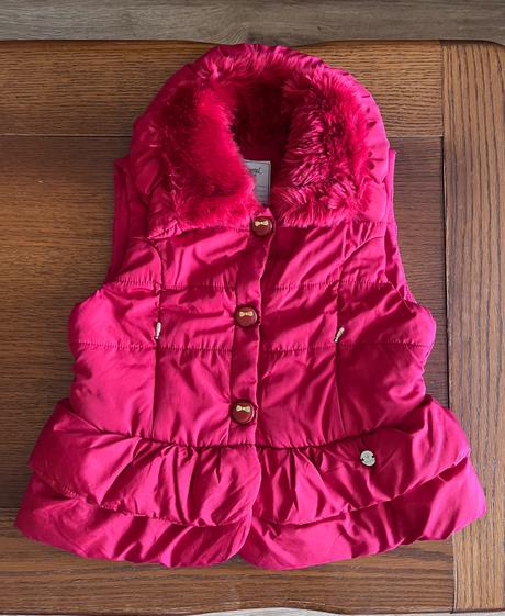 Rozkošná vesta mayoral s kožušinkovým golierom, mayoral,128