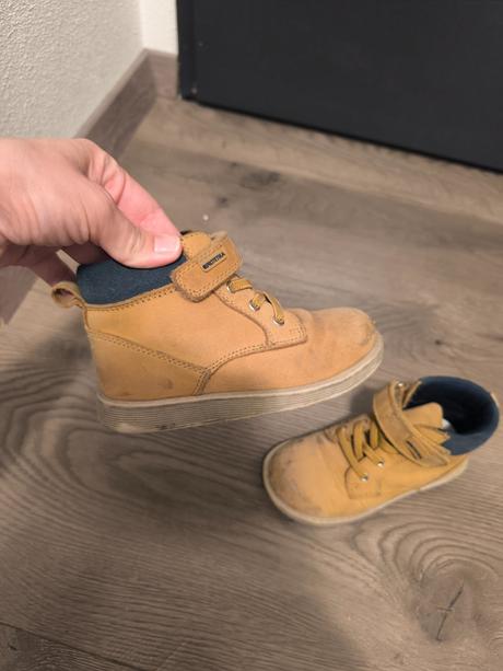 Topánky z brúsenej kože, protetika,26