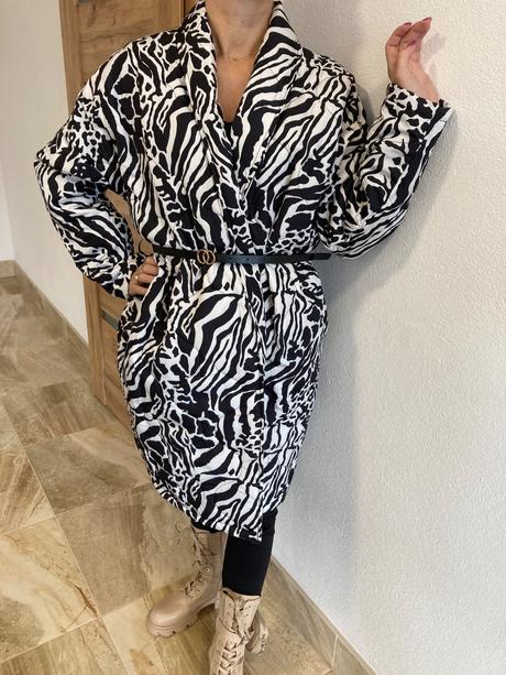 Dámsky kabát s opaskom uni, l / m / s