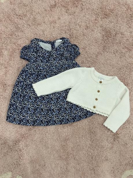 Kvetinkové šaty s bielym svetríkom, 74