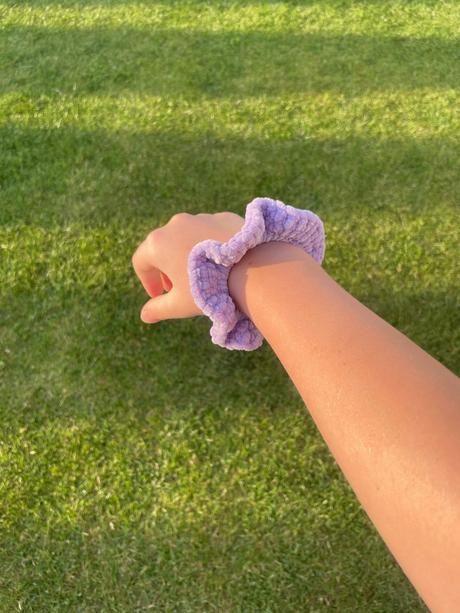 Predám ručne uháčkované farebné scrunchies, 