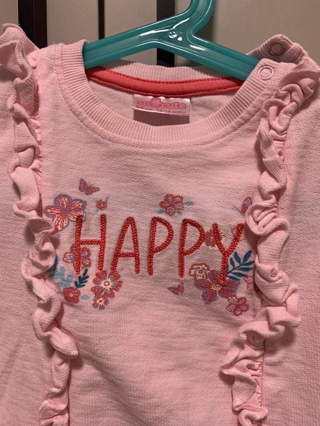 Ružová mikina s volánmi, 86