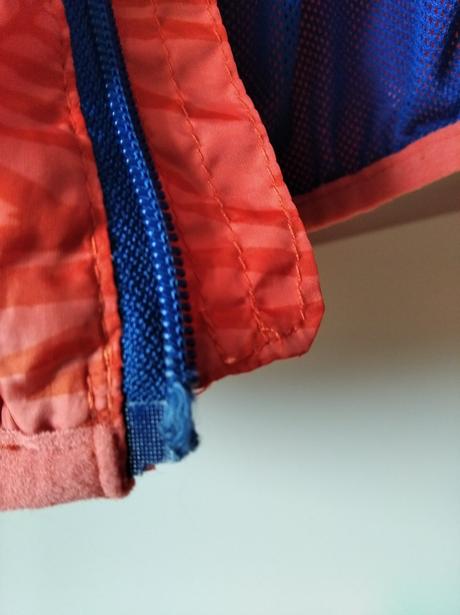 Vetrovka, piazza italia,140