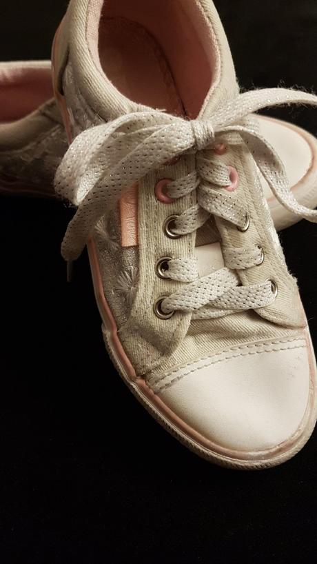 Predám dievčenské tenisky, 28