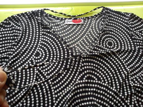 Čierne s bodkami, xxl