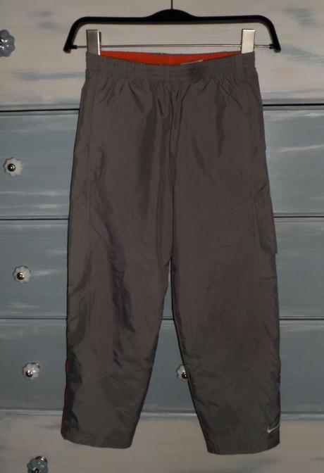 Nohavice na šport, nike,134