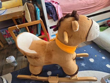 Hojdaci hupaci konik, 