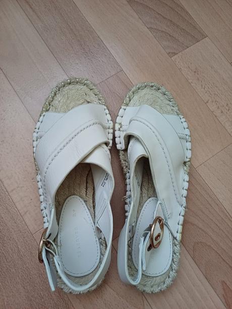 Sandale, reserved,37